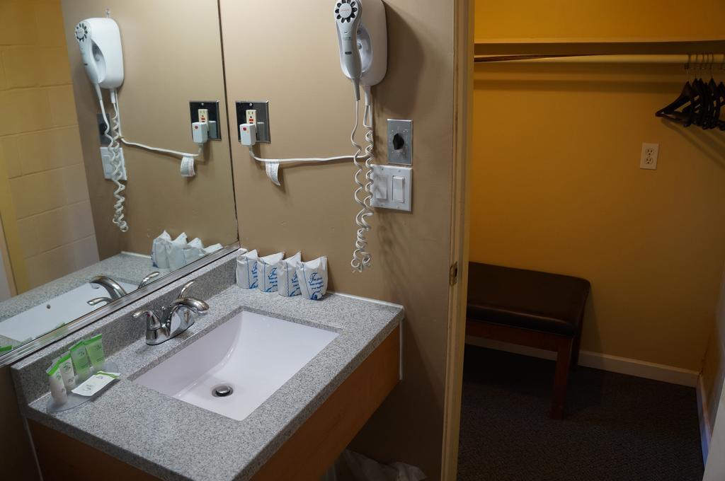 Westward Inn & Suites Langley Dış mekan fotoğraf